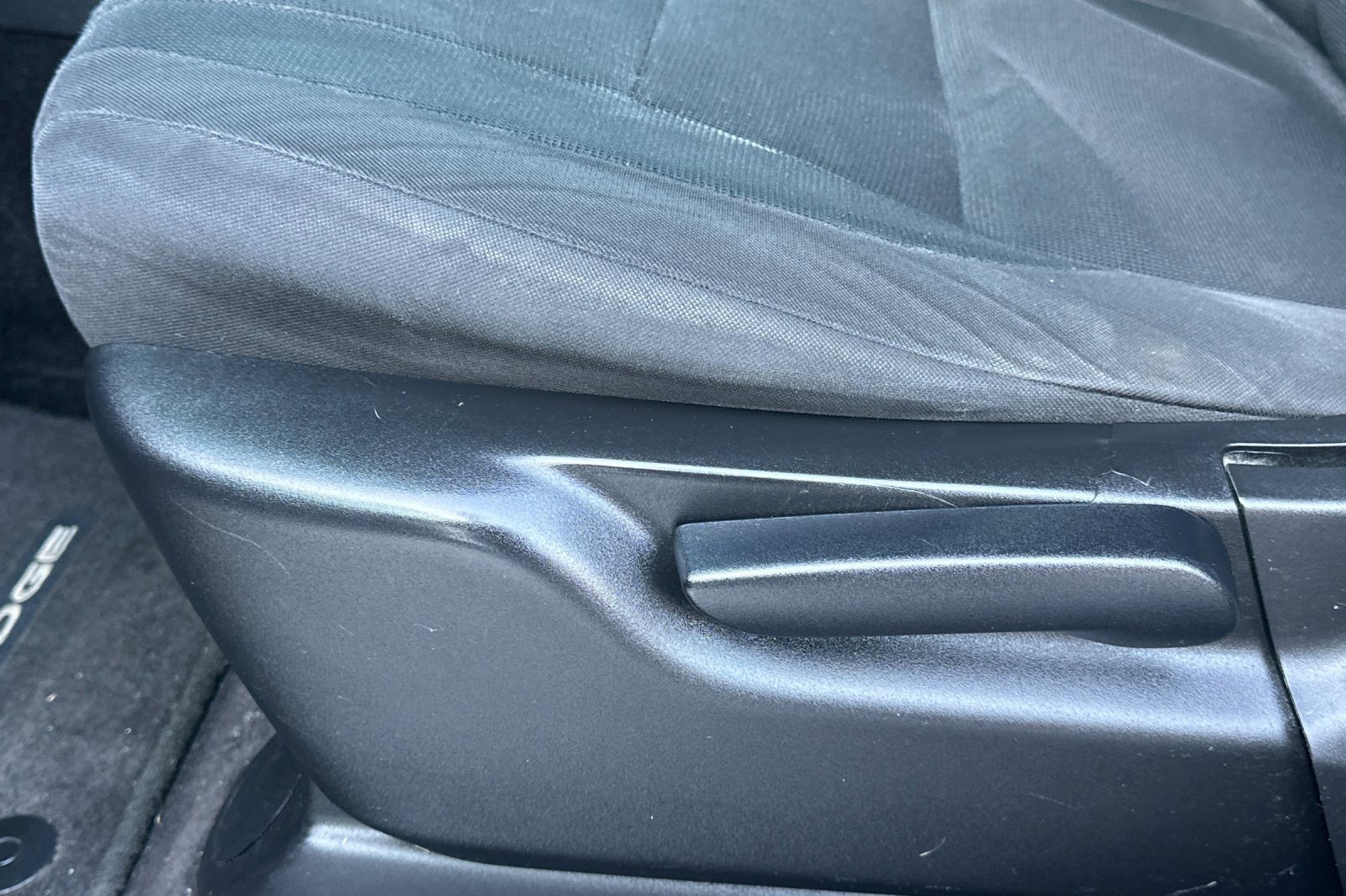 Used 2017 Dodge Durango SXT w/ 3rd Row Seating Group image 14