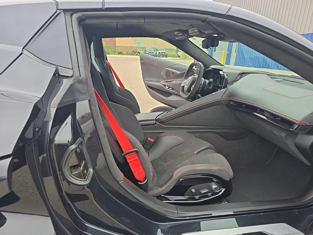 Used 2024 Chevrolet Corvette Stingray Premium Conv w/ Stealth Interior Trim Package RWD image 16