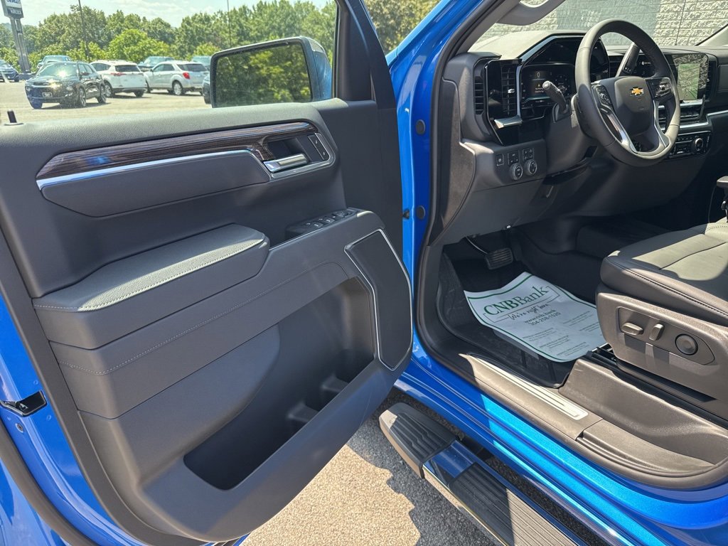 New 2025 Chevrolet Silverado 1500 LT w/ Safety Package image 17