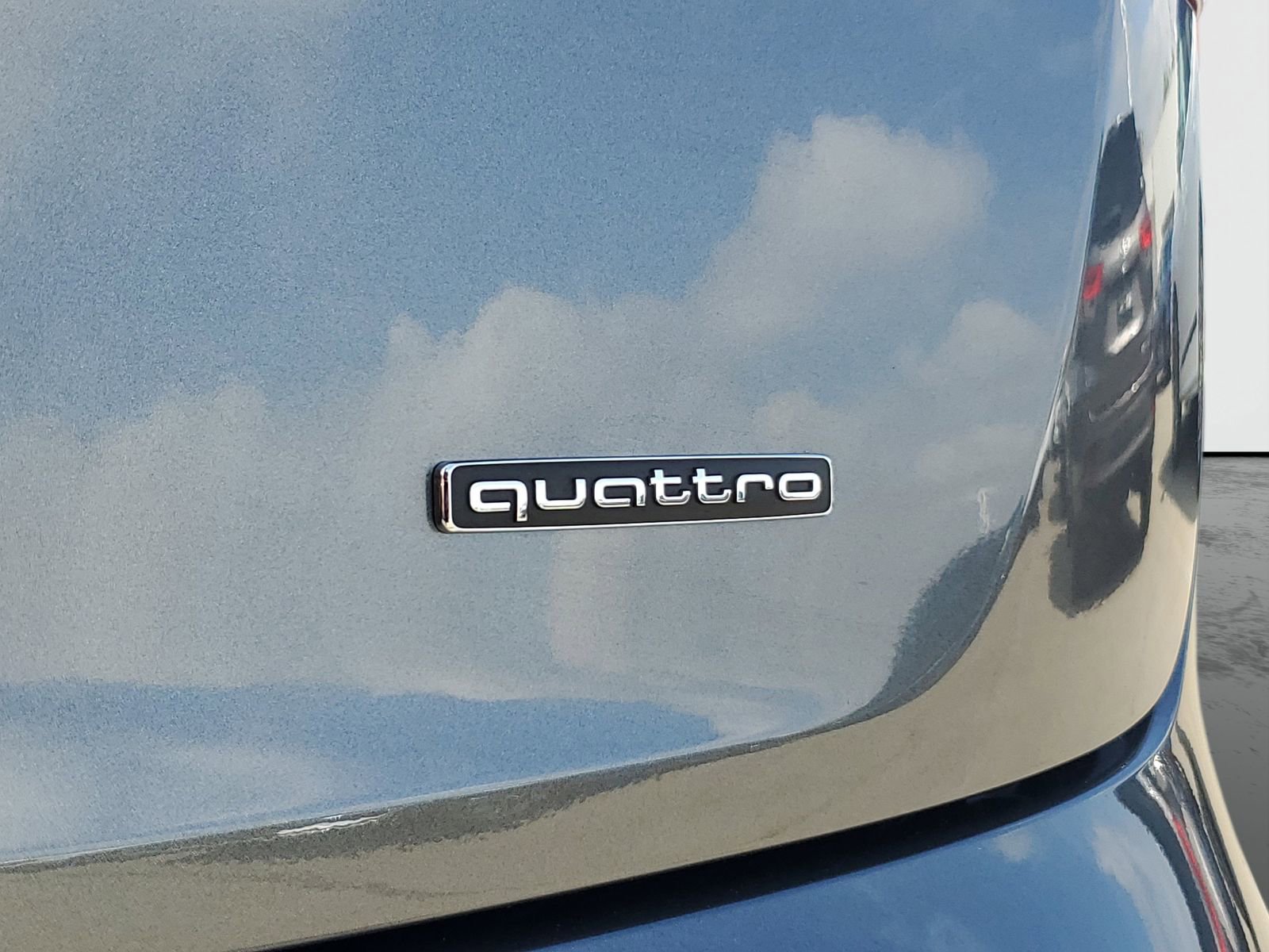 Used 2025 Audi Q5 e Premium Plus w/ Premium Plus Package image 8