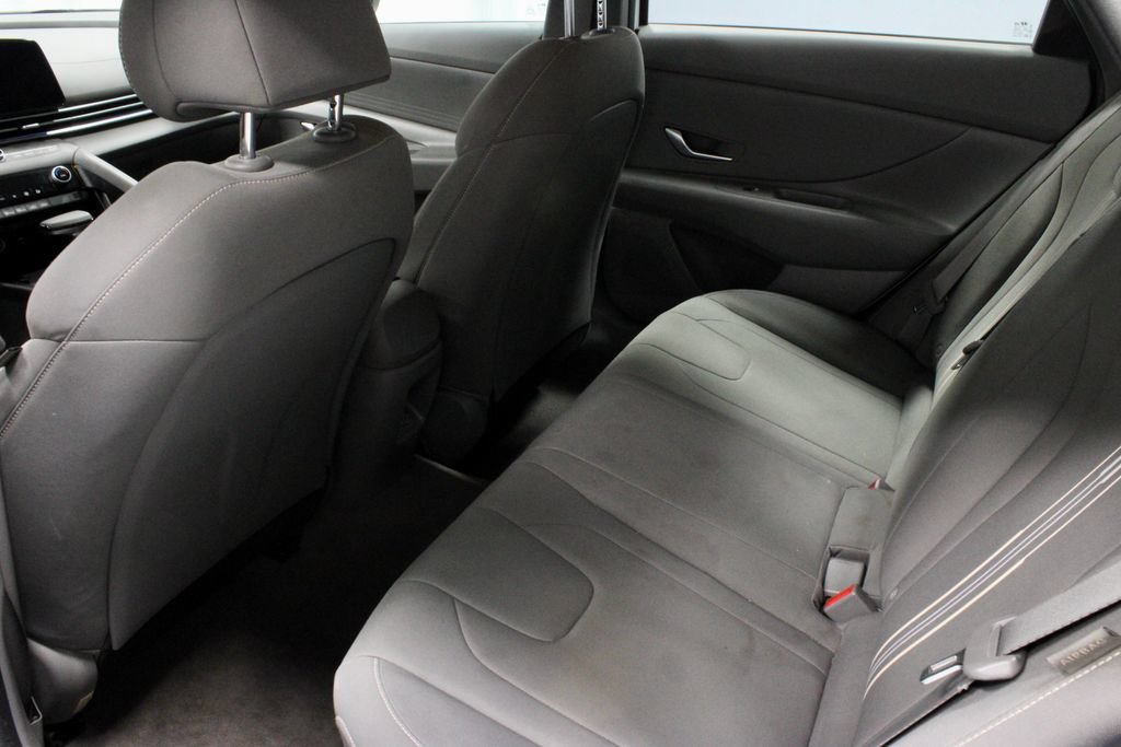 Used 2024 Hyundai Elantra SEL FWD image 21