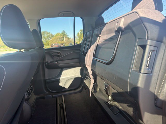 Used 2025 Honda Ridgeline Sport image 15