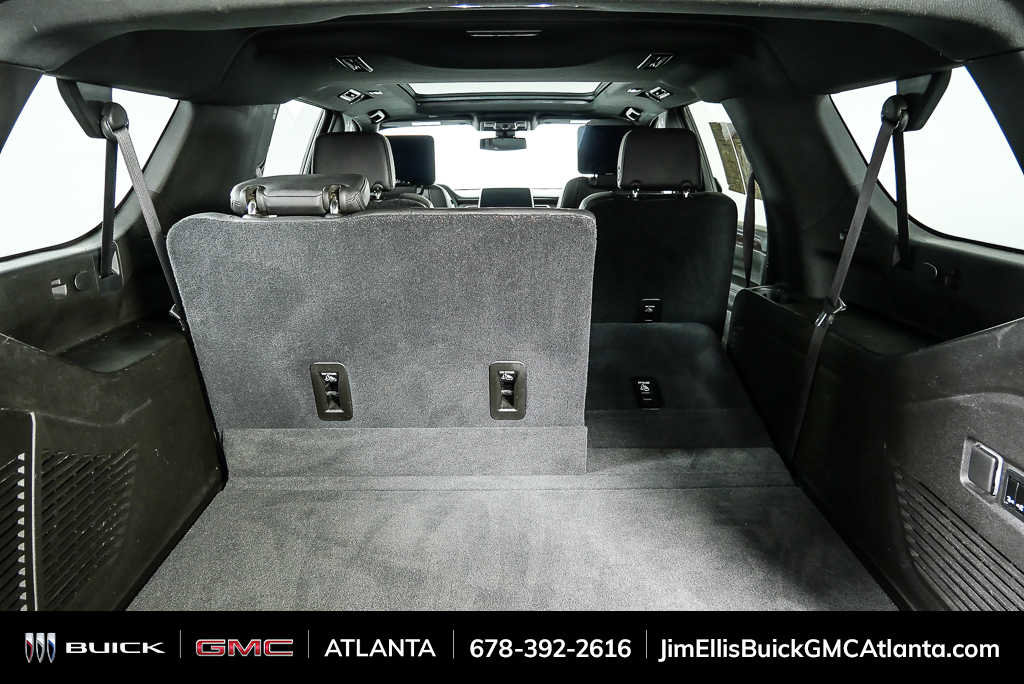 Used 2021 Chevrolet Suburban Z71 w/ Luxury Package image 35