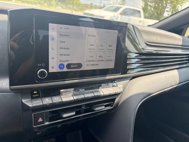 Used 2025 Toyota Camry SE FWD image 32