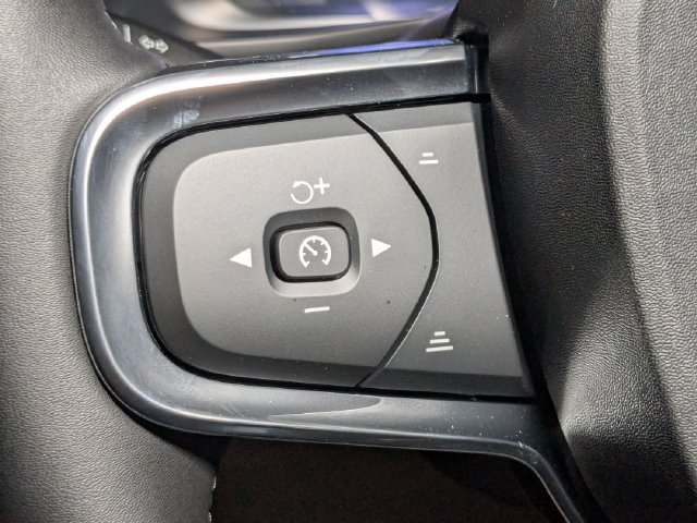 New 2026 Volvo XC40 B5 Plus w/ Protection Package Premier AWD/4WD image 18