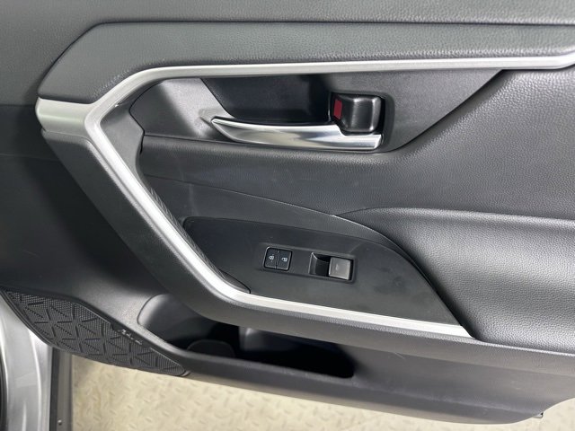 Used 2022 Toyota RAV4 XLE image 10