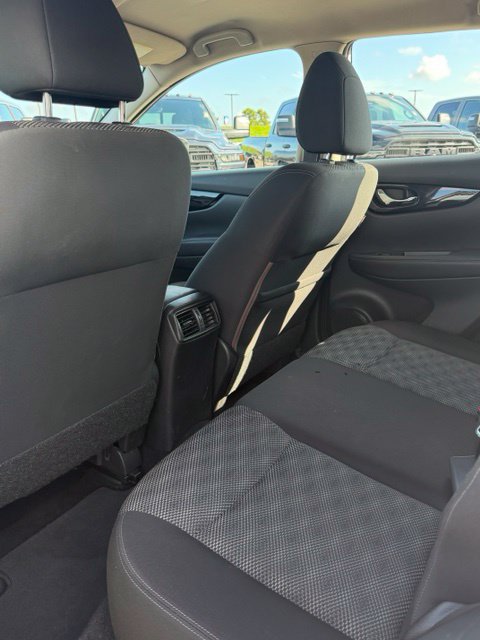 Used 2017 Nissan Rogue Sport SV FWD image 13