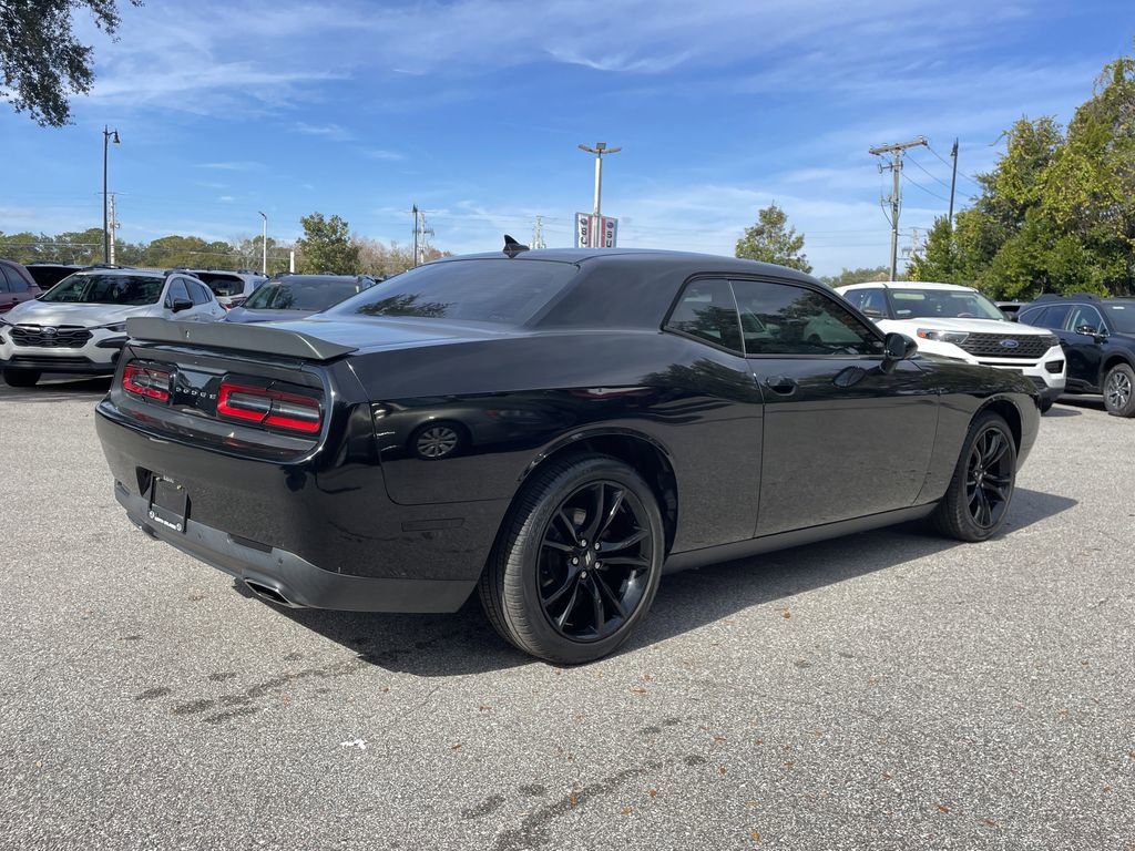 Used 2018 Dodge Challenger SXT Plus image 3