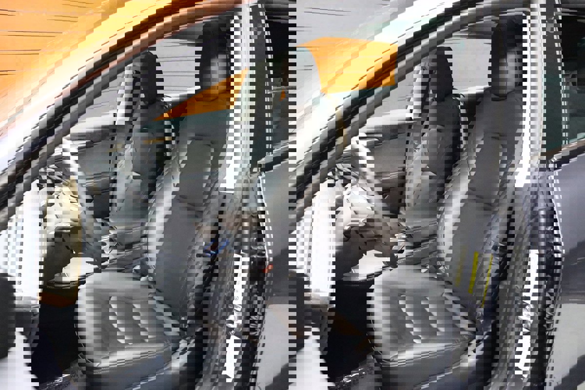 Used 2023 Tesla Model 3 Standard Range image 39