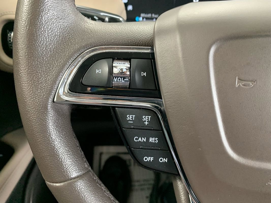 Used 2023 Lincoln Nautilus AWD image 33