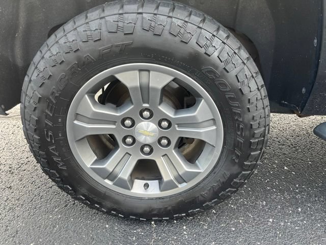 Used 2017 Chevrolet Suburban LT AWD/4WD image 19