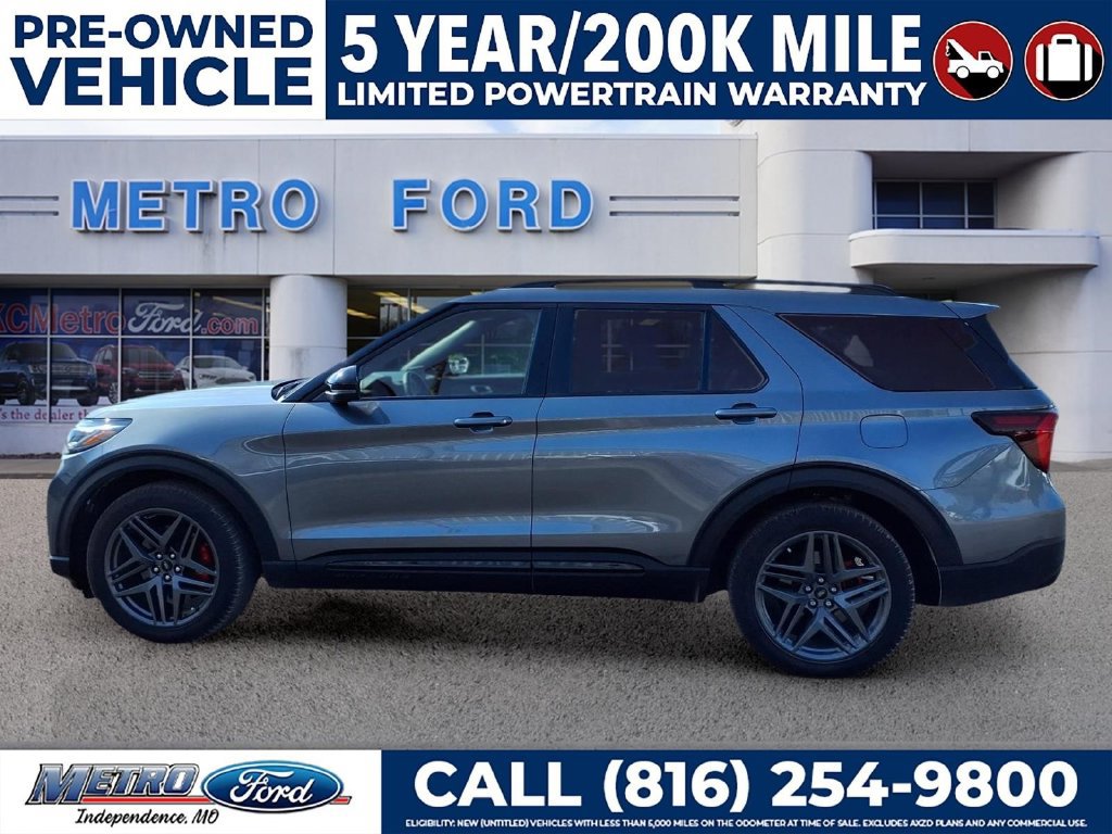 Used 2025 Ford Explorer ST AWD/4WD image 6
