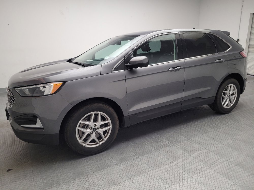Used 2023 Ford Edge SEL image 2