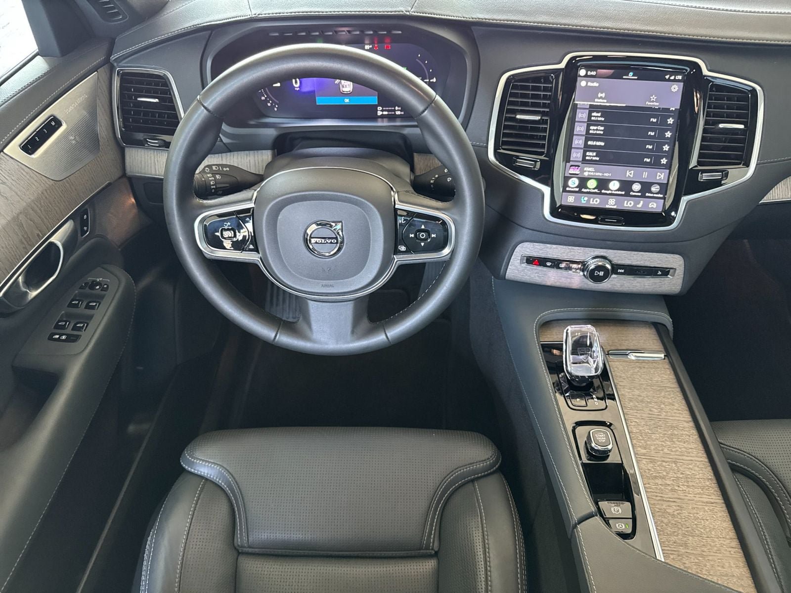 Certified 2023 Volvo XC90 T8 Ultimate AWD/4WD image 18
