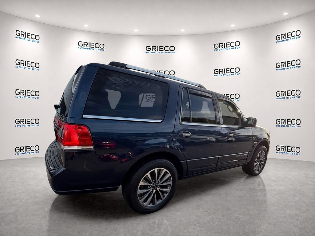 Used 2017 Lincoln Navigator Select RWD image 7