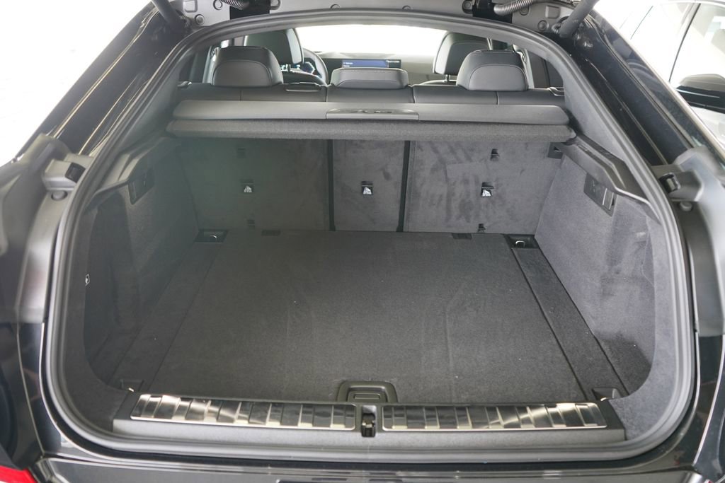 New 2026 BMW X6 xDrive40i w/ Climate Comfort Package image 19