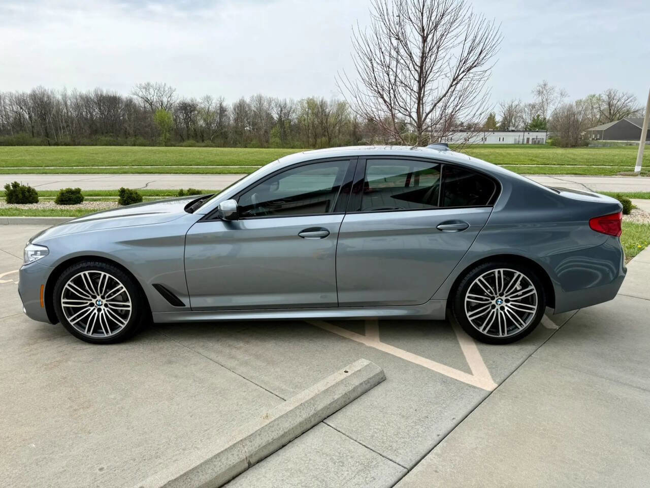 Used 2019 BMW 530i xDrive w/ M Sport Package image 5