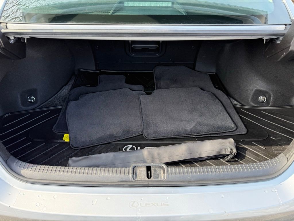 Used 2020 Lexus ES 300h w/ Accessory Package 2 image 17