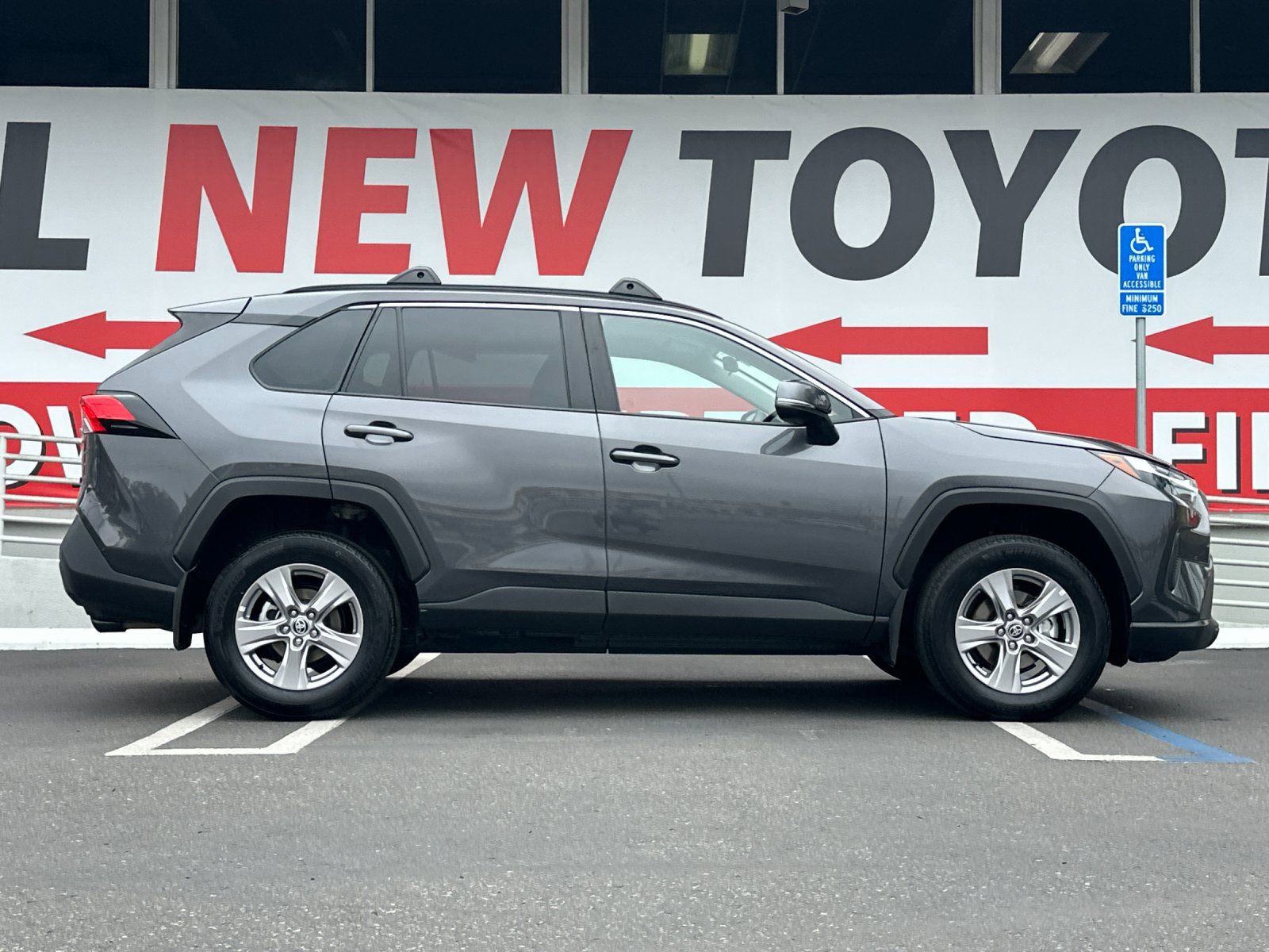 Used 2025 Toyota RAV4 XLE FWD image 6
