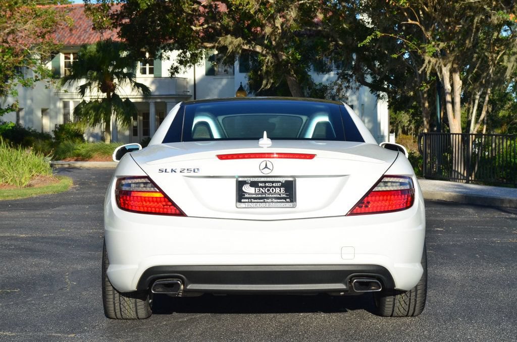 Used 2015 Mercedes-Benz SLK 250 image 32