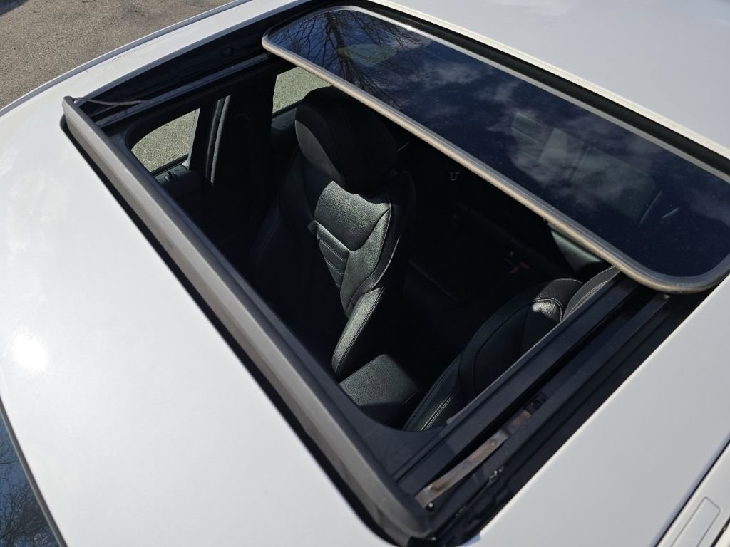 Used 2023 BMW 330i xDrive Sedan w/ Premium Package image 3