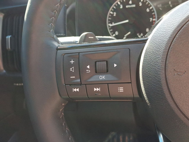 Used 2024 Nissan Pathfinder SL AWD/4WD image 18