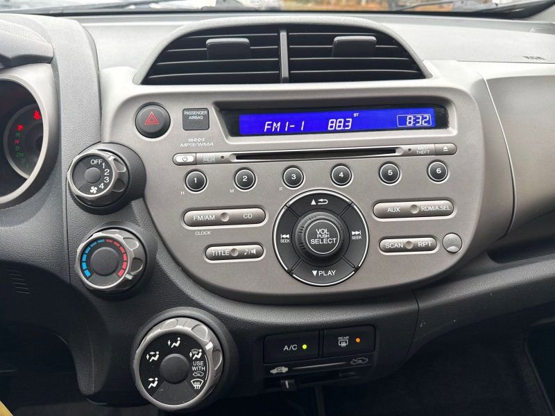 Used 2009 Honda Fit image 25