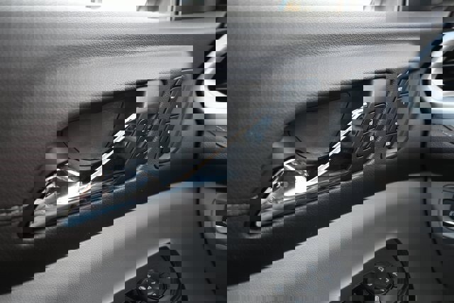 Used 2021 GMC Acadia SLT w/ Technology Package image 43