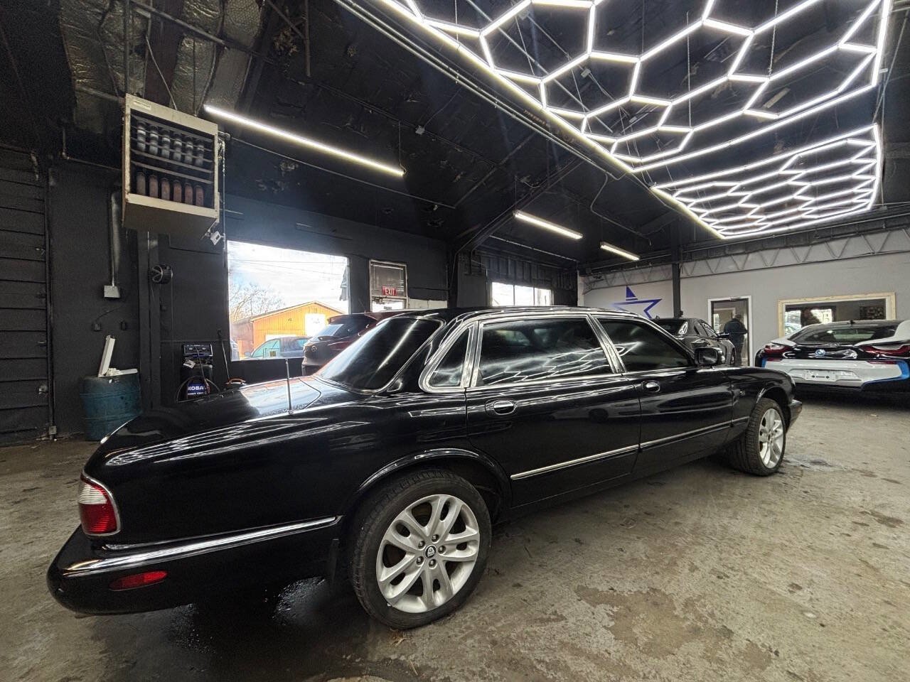 Used 2003 Jaguar XJ8 L image 5