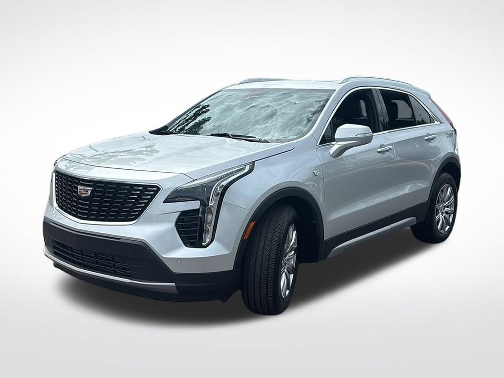 Used 2021 Cadillac XT4 Premium Luxury w/ Cold Weather Package FWD image 3