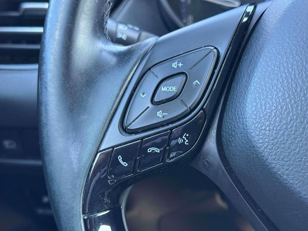 Used 2018 Toyota C-HR XLE image 20