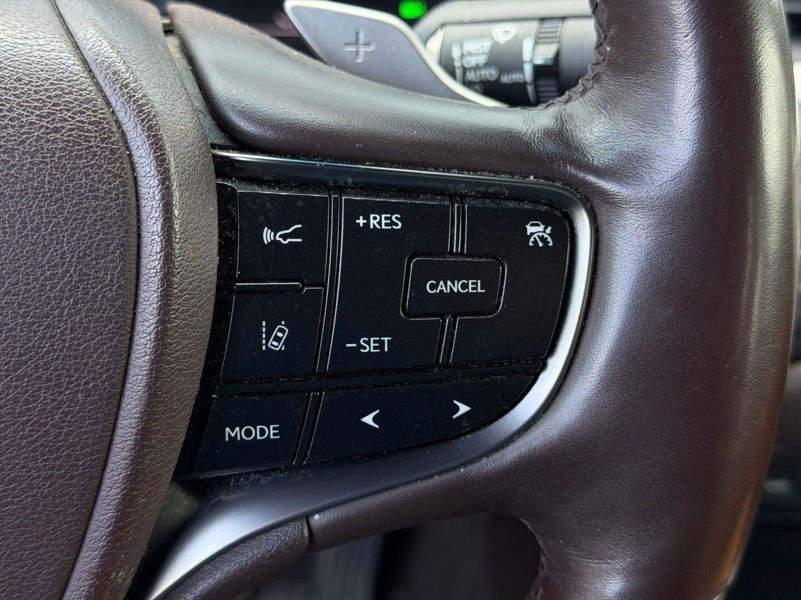 Used 2019 Lexus ES 350 w/ Premium Package image 27