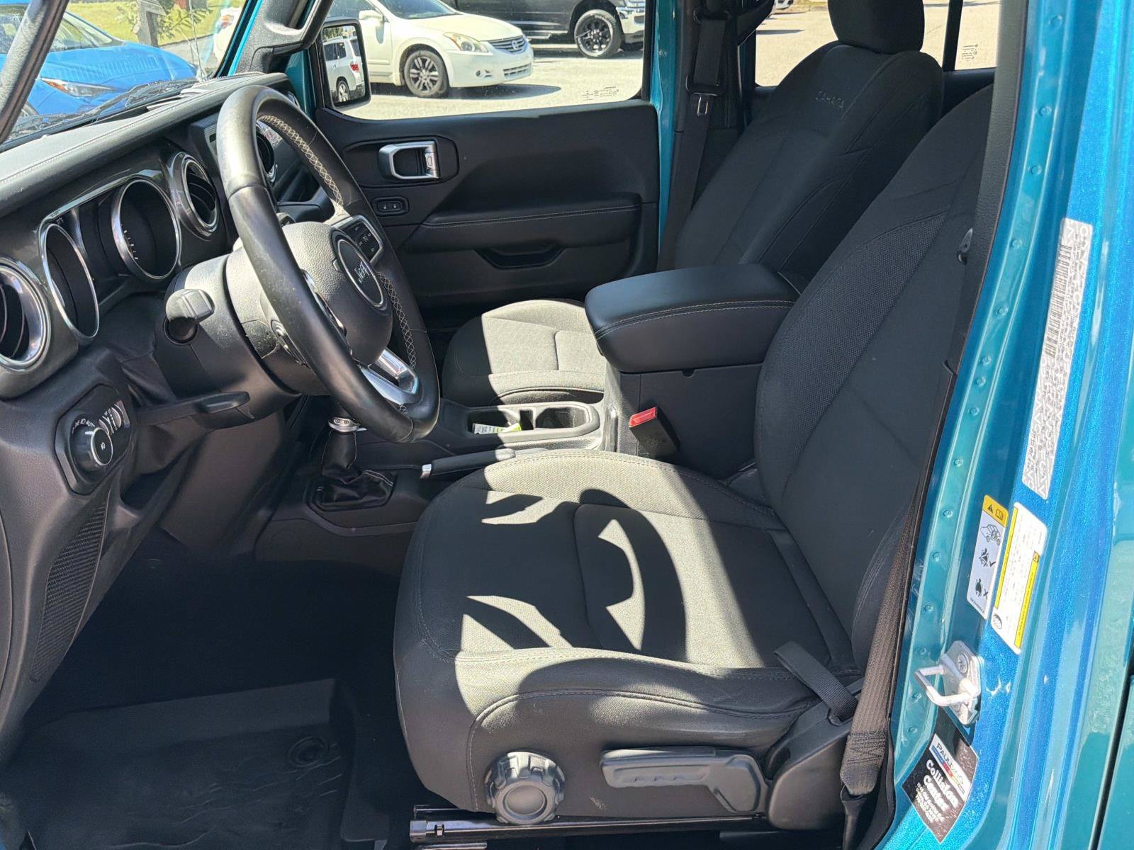 Used 2019 Jeep Wrangler Unlimited Sahara AWD/4WD image 2