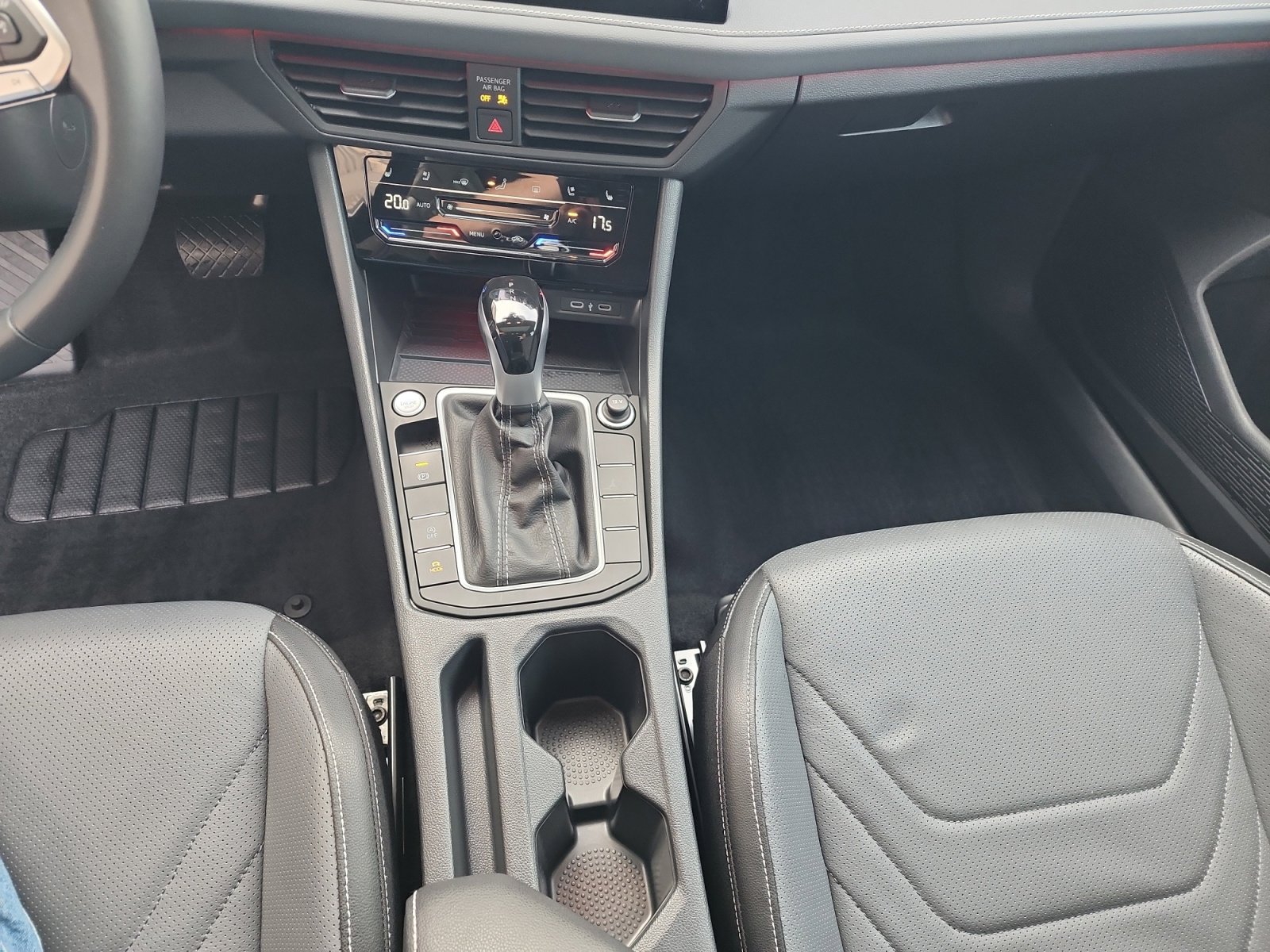 Certified 2025 Volkswagen Jetta SEL image 15