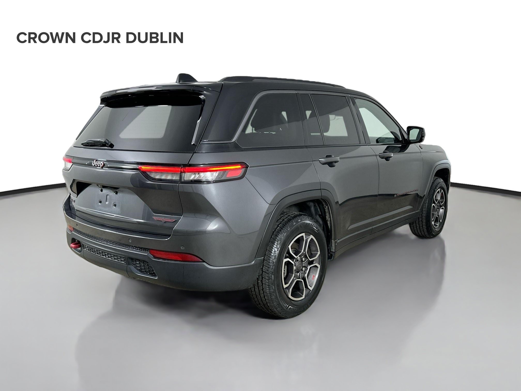 Used 2022 Jeep Grand Cherokee Trailhawk w/ ADV Protech Group II AWD/4WD image 5
