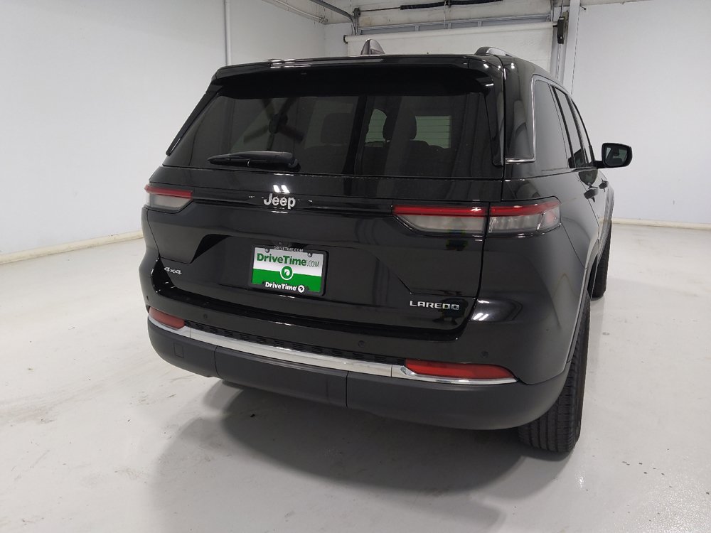 Used 2023 Jeep Grand Cherokee Laredo AWD/4WD image 7
