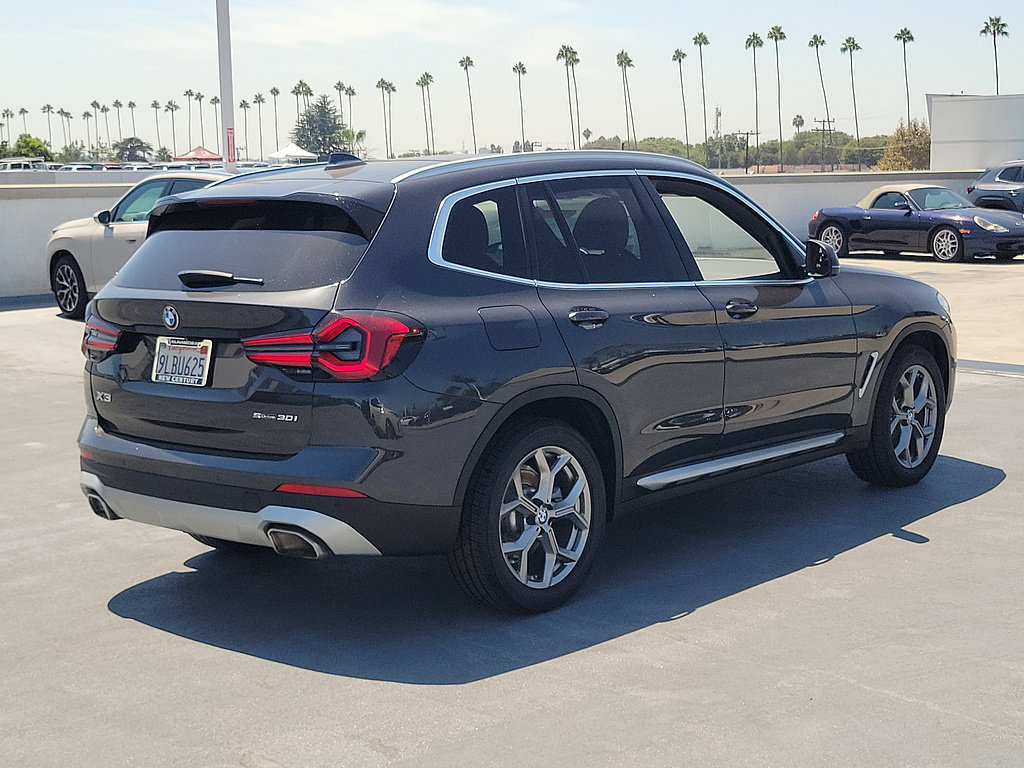 Used 2024 BMW X3 sDrive30i w/ Convenience Package RWD image 3