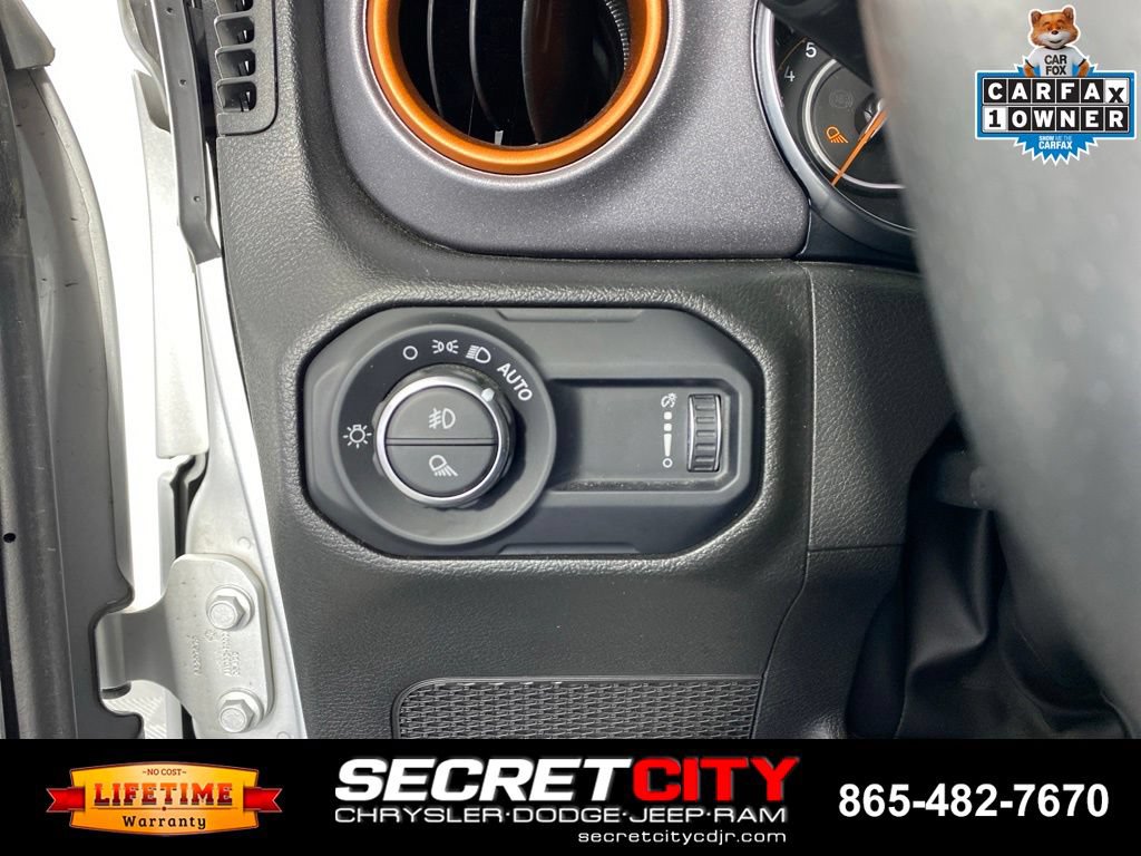 Used 2023 Jeep Gladiator Mojave w/ Cold Weather Group AWD/4WD image 13