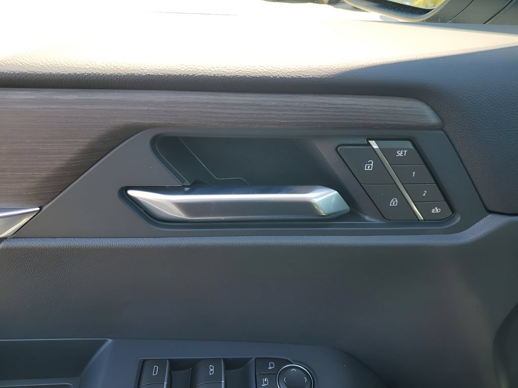 New 2026 GMC Acadia Denali w/ Super Cruise Package FWD image 28