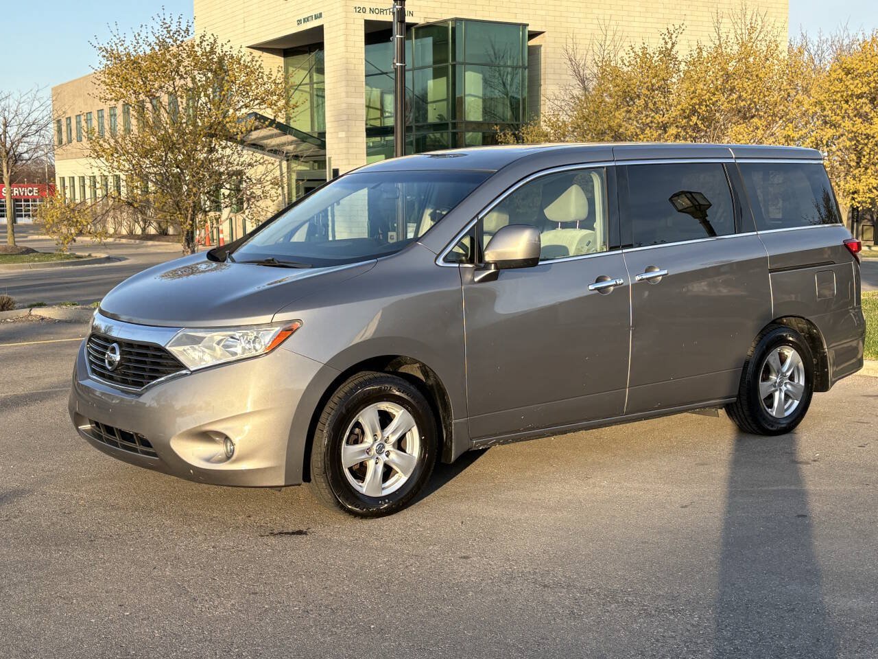 Used 2011 Nissan Quest SV FWD image 2
