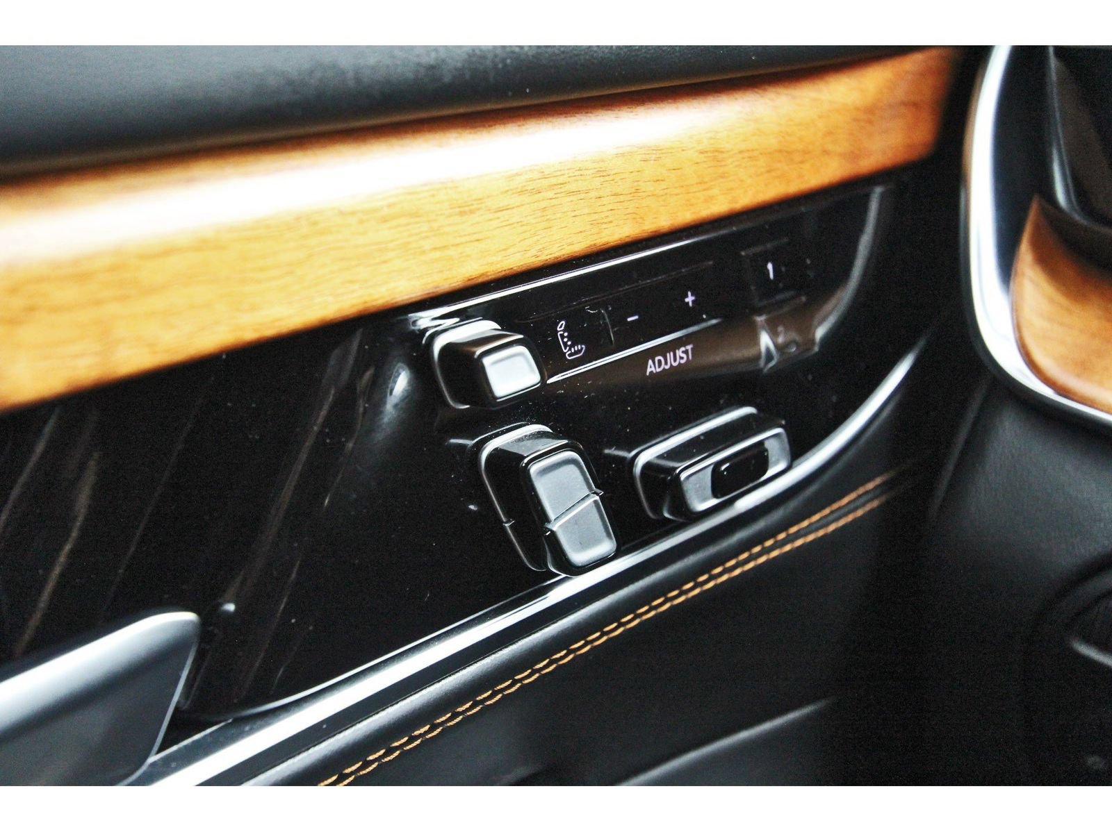 Used 2022 Jeep Grand Wagoneer Series III AWD/4WD image 20