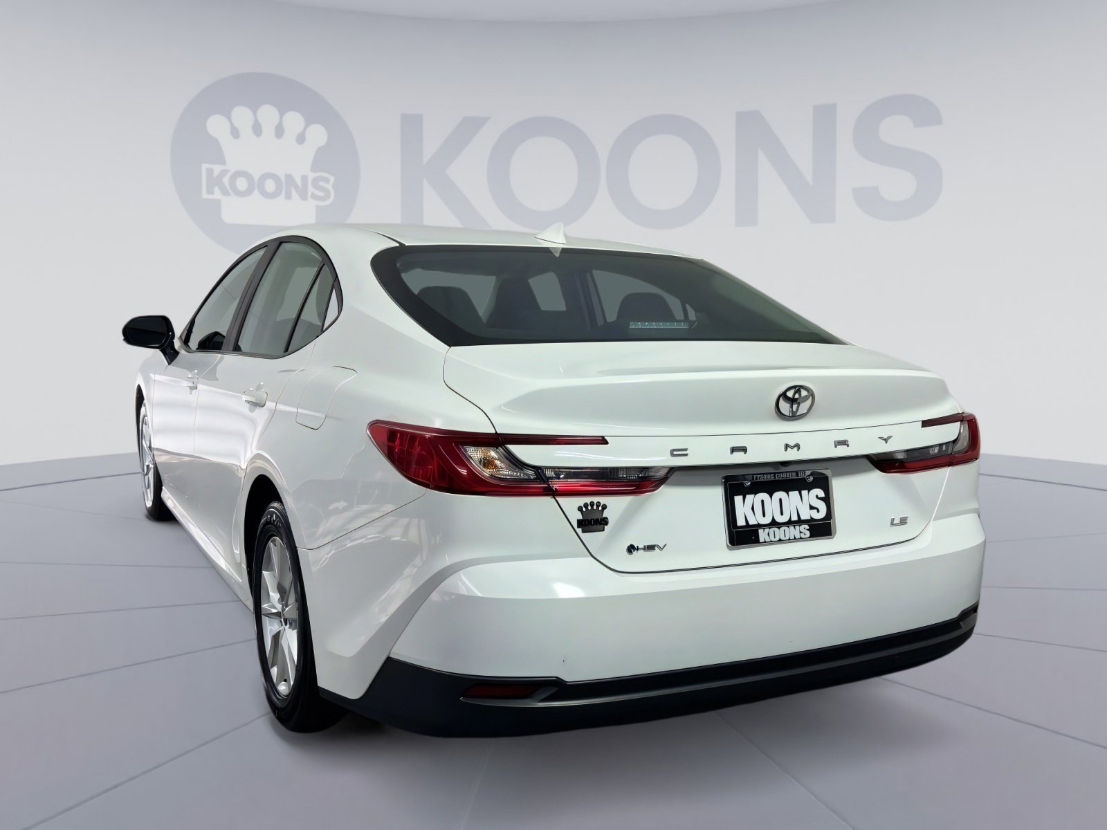 Used 2025 Toyota Camry LE image 4