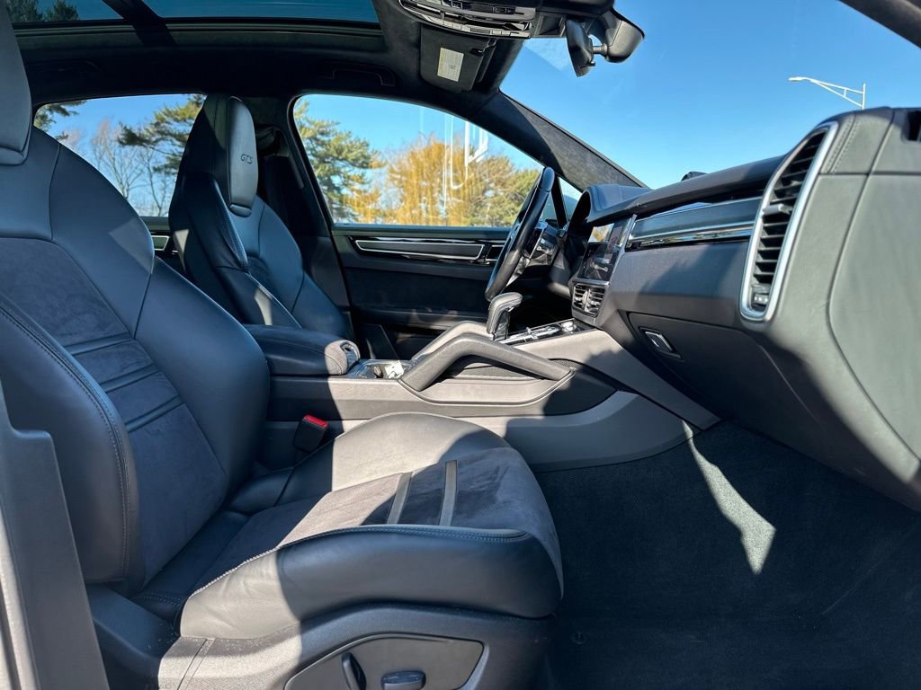 Used 2022 Porsche Cayenne GTS image 24