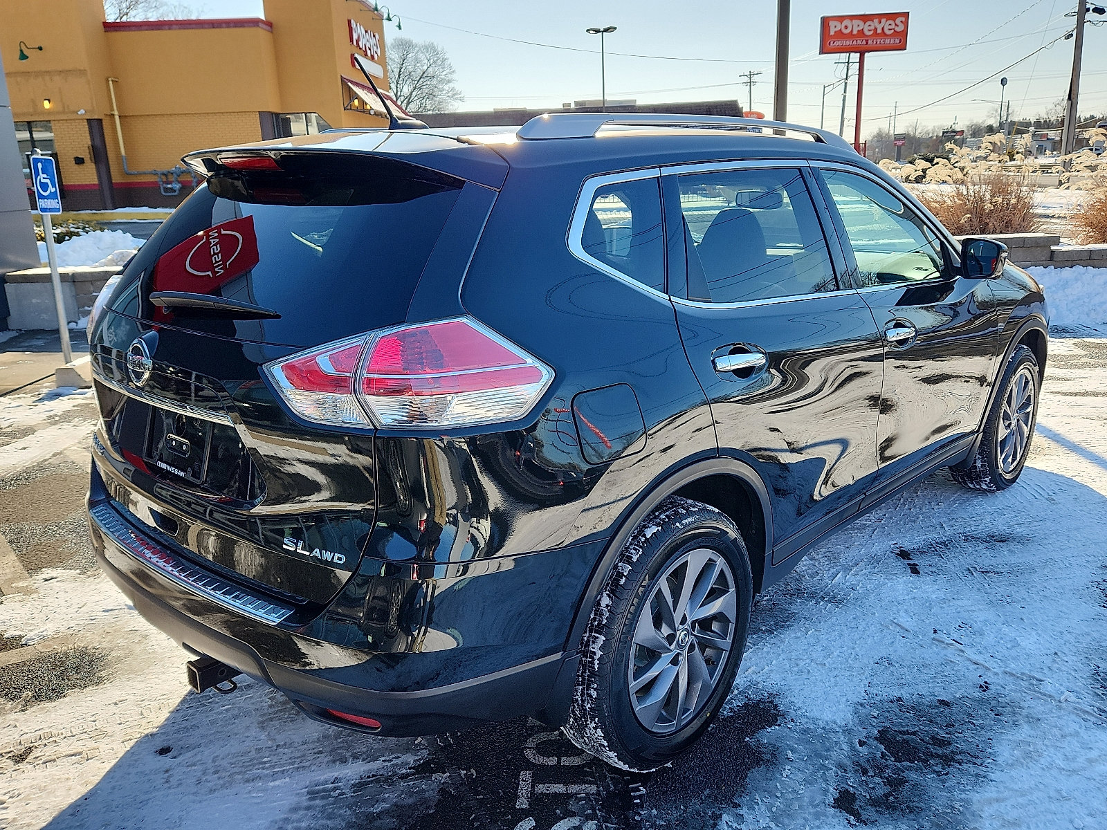 Used 2016 Nissan Rogue SL w/ SL Premium Package image 6