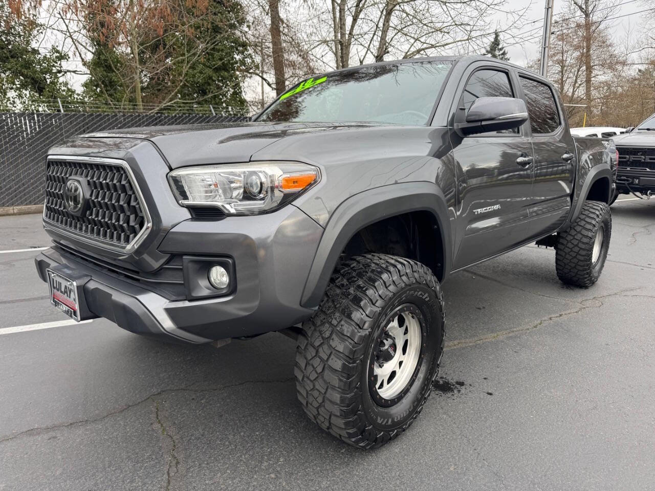 Used 2018 Toyota Tacoma TRD Off-Road w/ Technology Package image 1