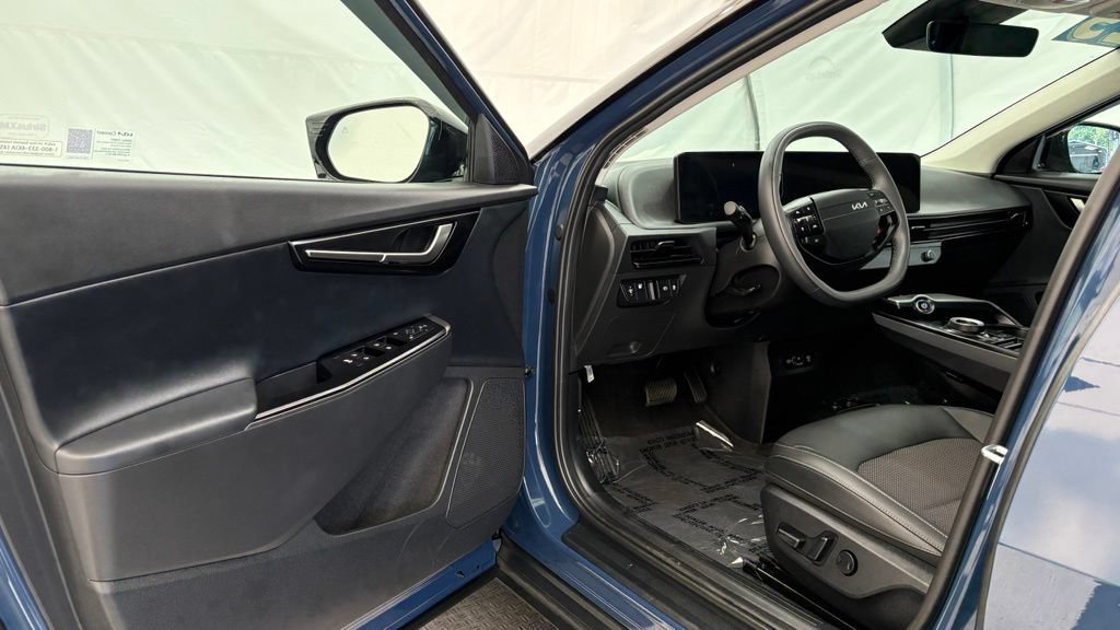 Used 2025 Kia EV6 Light AWD/4WD image 35