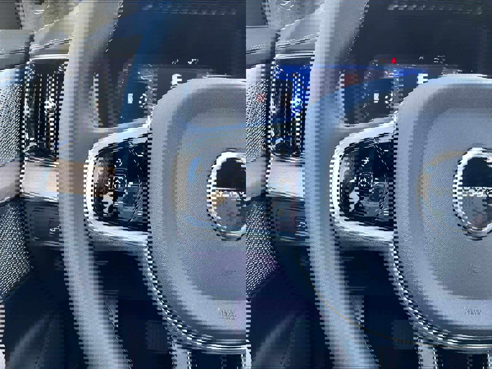 New 2026 Volvo XC90 T8 Ultra w/ Lounge Package image 17