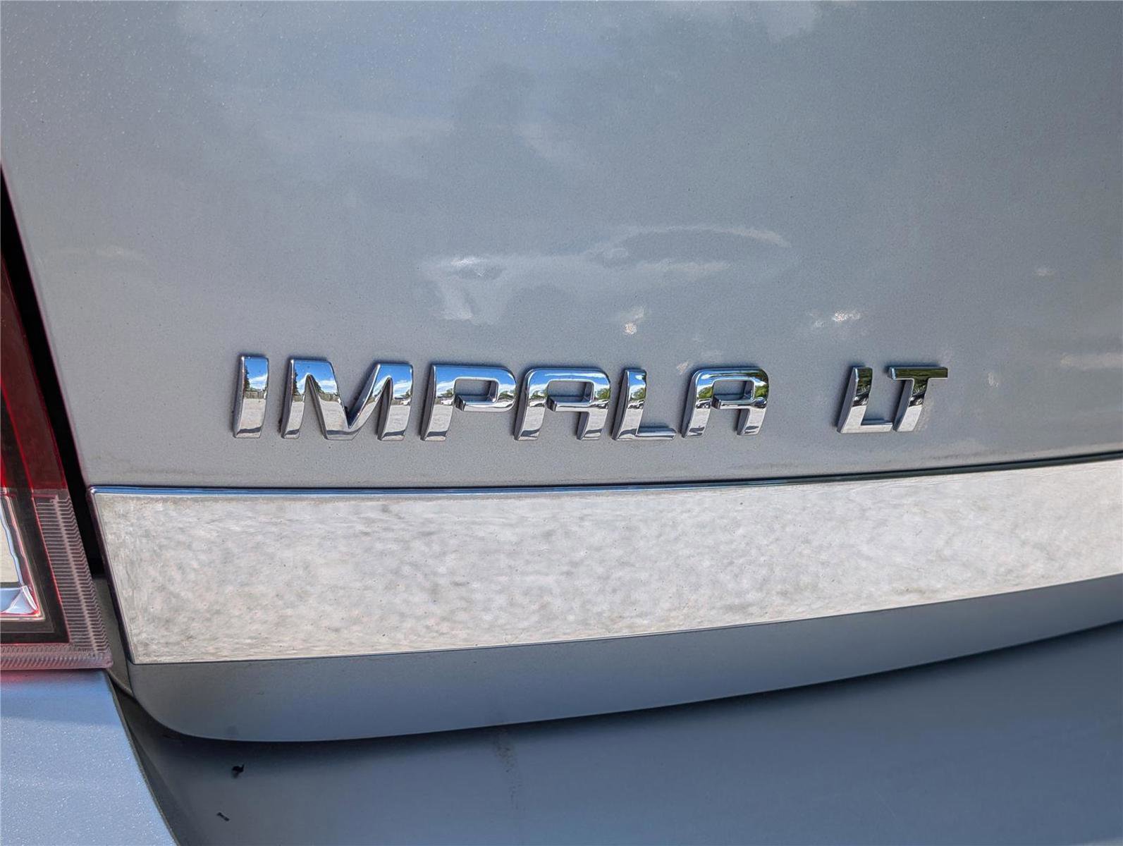 Used 2011 Chevrolet Impala LT FWD image 9