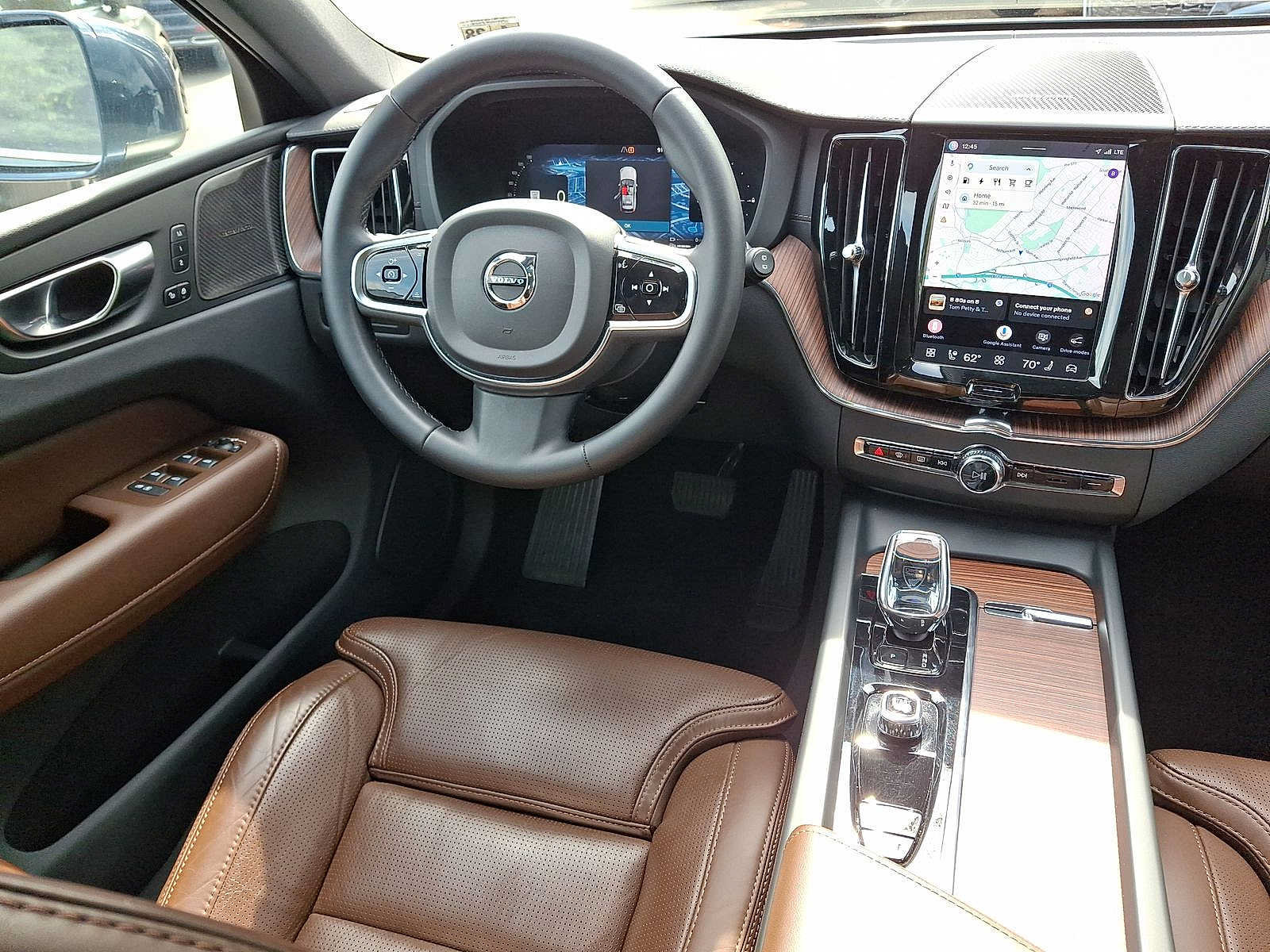 Used 2023 Volvo XC60 T8 Ultimate w/ Climate Package AWD/4WD image 15