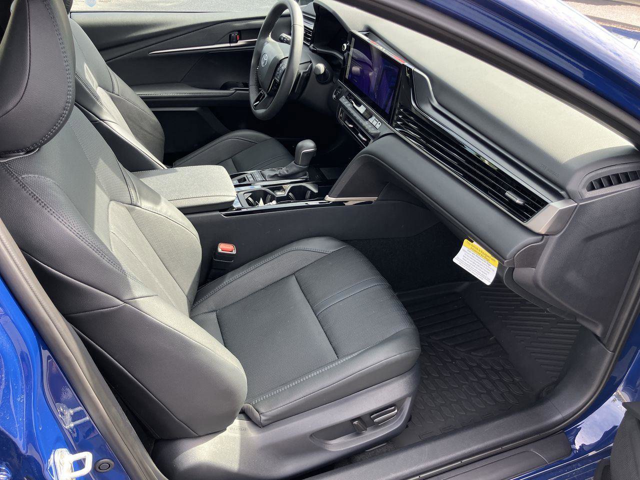 Used 2025 Toyota Camry XSE FWD image 12